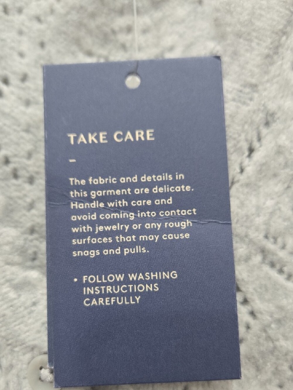 Universal Thread Button Front Scalloped Hem Lightweight Cardigan- NWT - Picture 4 of 11